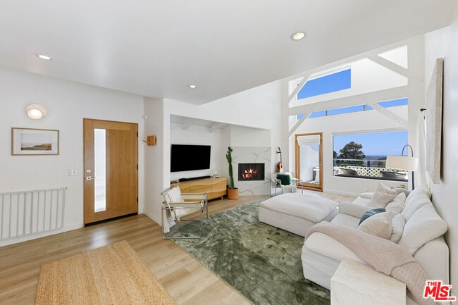 property at 2919 Valmere Dr