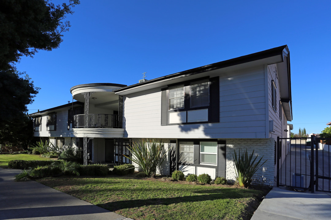 Walnut Street Apartments in La Habra, CA - Building Photo