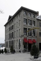 158 Saint-Paul E in Montréal, QC - Building Photo