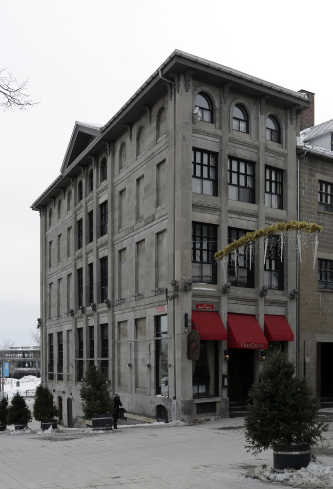 158 Saint-Paul E in Montréal, QC - Building Photo - Primary Photo