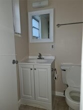 5162 NE 6th Ave in Oakland Park, FL - Building Photo - Building Photo