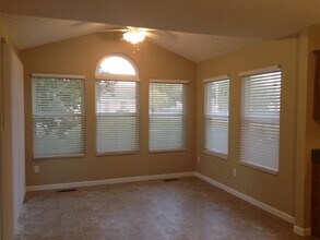 1255 Arkansas Dr in Xenia, OH - Foto de edificio - Building Photo