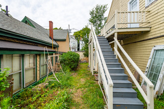 54 Atherton St, Unit 1R in Somerville, MA - Foto de edificio - Building Photo