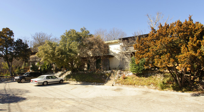 1200 Banister Ln in Austin, TX - Building Photo - Building Photo