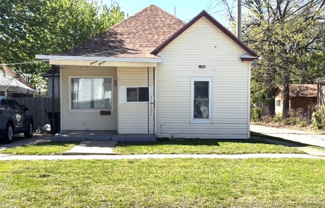 property at 1111 W 5th St