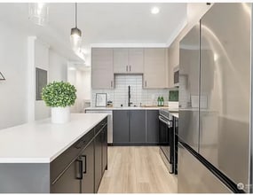 907 Hiawatha Pl S in Seattle, WA - Building Photo - Building Photo