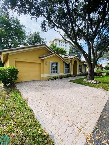 3408 Sands Harbor Trce in Pompano Beach, FL - Building Photo