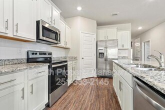 9376 Swan Point Rd in Daphne, AL - Building Photo - Building Photo