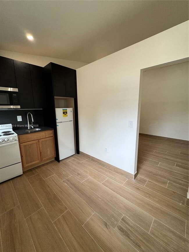 property at 901 SW 5th Ave