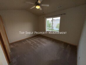 8601 Westown Pkwy in West Des Moines, IA - Building Photo - Building Photo