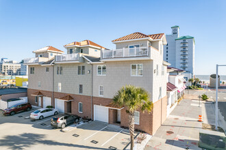 Seahorse Cove Condominiums in Virginia Beach, VA - Building Photo - Building Photo