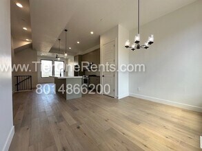 14372 S Champ Cv in Draper, UT - Building Photo - Building Photo
