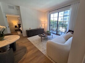 1550 NE 124th St, Unit A5 in North Miami, FL - Building Photo