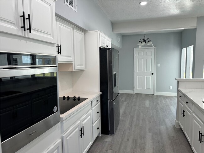 5005 Tamarach Dr in Baytown, TX - Building Photo - Building Photo