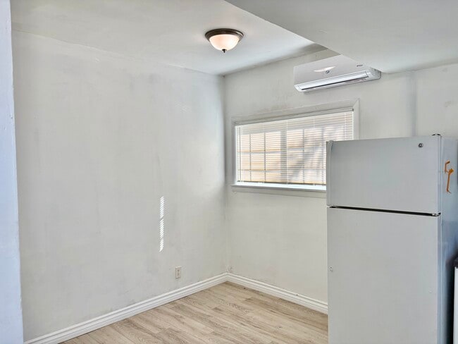 3660 Roosevelt St, Unit B in Riverside, CA - Foto de edificio - Building Photo