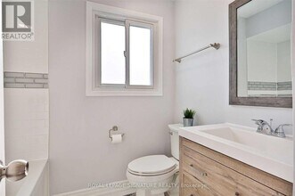 47 S Edgely Ave in Toronto, ON - Building Photo - Building Photo