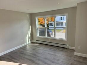 118 Western Ave in Auburn, ME - Building Photo - Building Photo