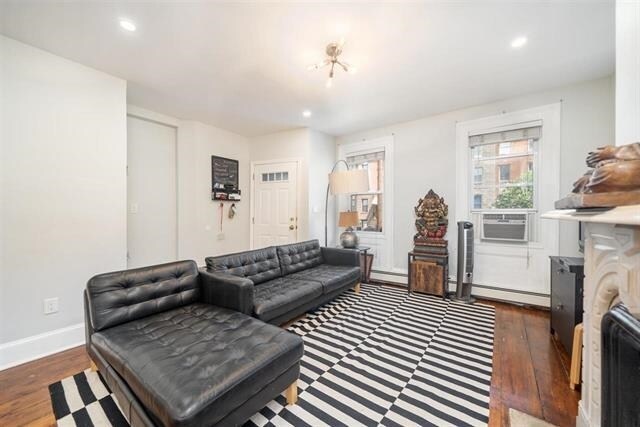 271 3rd St in Jersey City, NJ - Building Photo - Building Photo