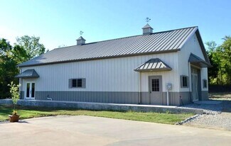 4212 Meridian Rd in Lone Grove, OK - Building Photo