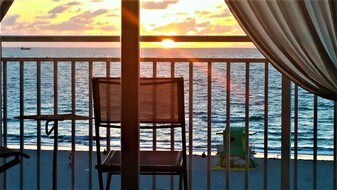 345 Ocean Dr, Unit 616 in Miami Beach, FL - Building Photo