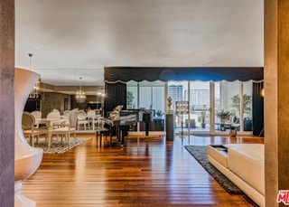 property at 6250 Hollywood Blvd