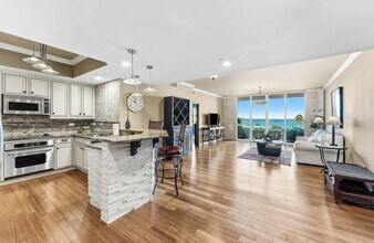 2650 Lake Shore Dr, Unit 401 in Riviera Beach, FL - Building Photo - Building Photo