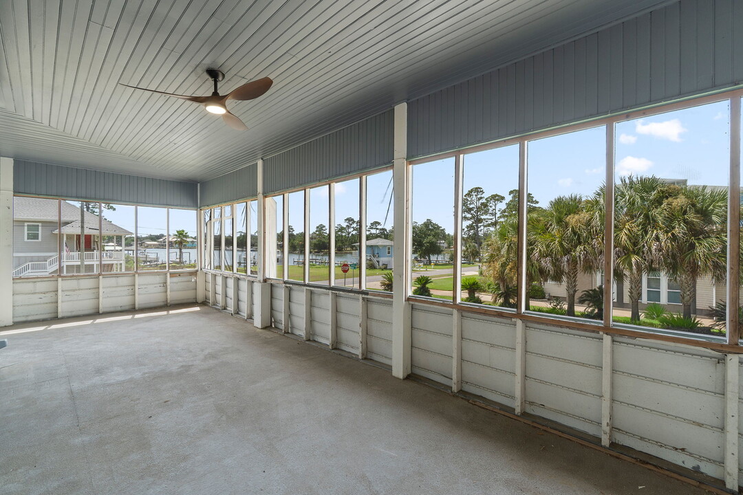 320 Hallock St in Pensacola, FL - Building Photo