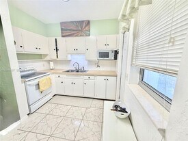 825 S 20th Ave in Hollywood, FL - Building Photo