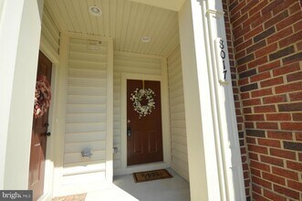 8017 Greenbelt Station Pkwy in Greenbelt, MD - Building Photo - Building Photo