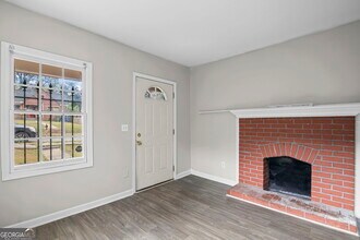 1005 Westmoor Dr NW in Atlanta, GA - Building Photo - Building Photo