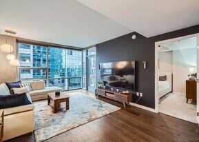 321 10th Ave, Unit 904 in San Diego, CA - Building Photo