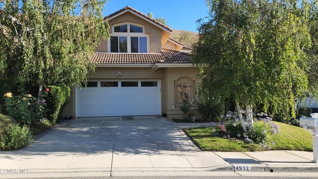property at 4932 Barbados Ct