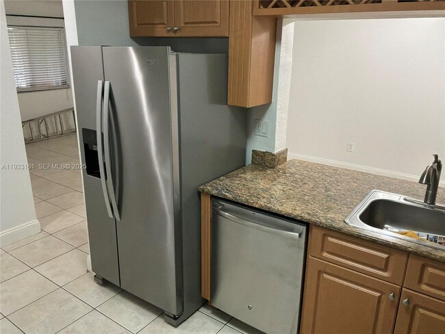 6051 10th Ave N in Greenacres, FL - Building Photo - Building Photo