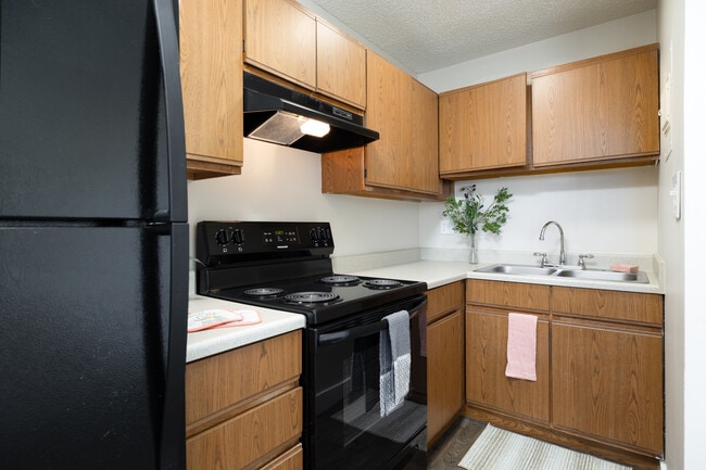 Airlan Arms in Colorado Springs, CO - Foto de edificio - Interior Photo