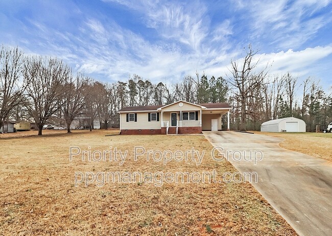 225 Pineland Ave in Boiling Springs, NC - Building Photo - Building Photo