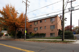 Hampton Park in Washington, DC - Building Photo - Building Photo