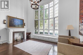 44 Crossburn Dr in Toronto, ON - Building Photo - Building Photo