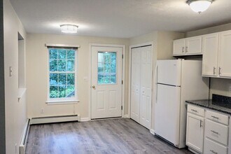98 Alewive Rd in Kennebunk, ME - Building Photo - Building Photo