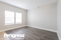 715 Remington Heights Dr photo'