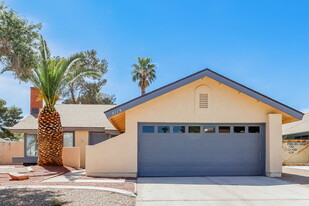3115 Valleywood Rd in Henderson, NV - Building Photo