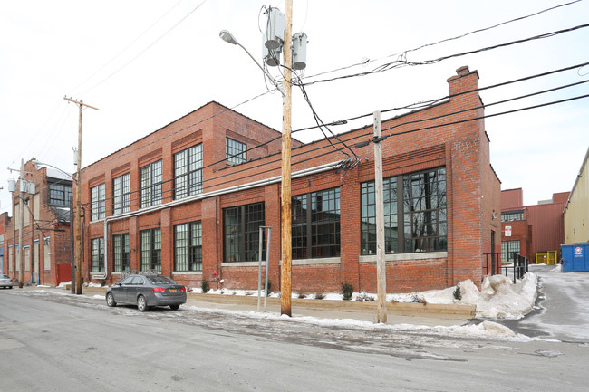 Houk Lofts in Buffalo, NY - Foto de edificio - Building Photo