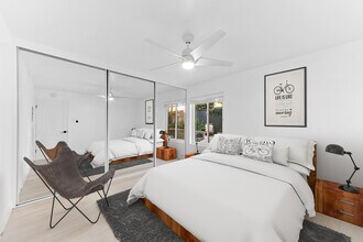 Skyview Apartments in Signal Hill, CA - Building Photo - Building Photo