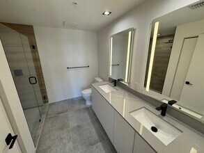 25 NW 23rd St, Unit A1 in Miami, FL - Foto de edificio - Building Photo