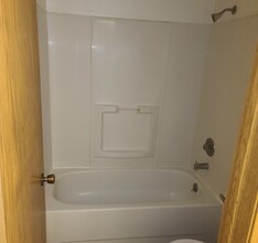 903 31st St NE, Unit C in Auburn, WA - Building Photo - Building Photo