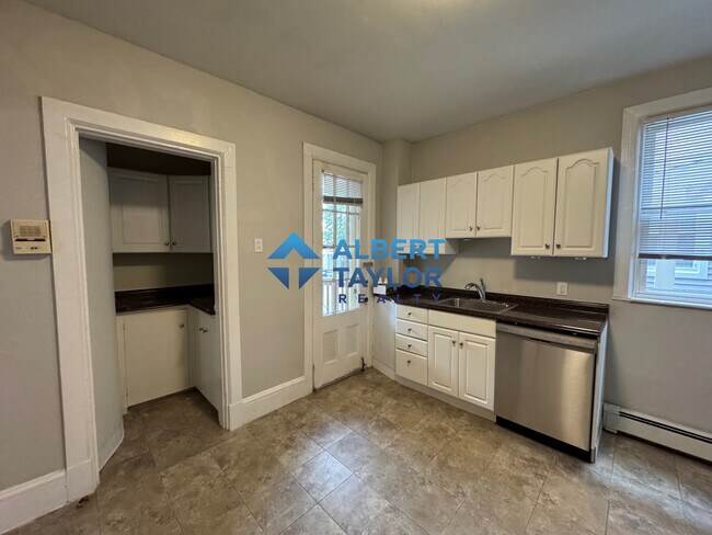 61 Dana St, Unit 8 in Cambridge, MA - Building Photo - Building Photo