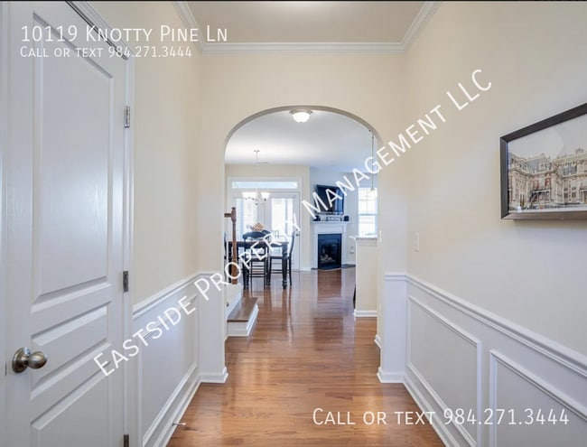 10119 Knotty Pine Ln in Raleigh, NC - Foto de edificio - Building Photo