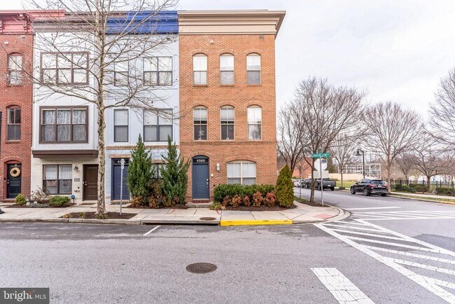 property at 4560 Longfellow St