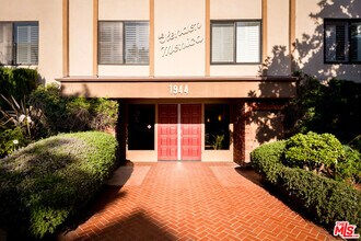 1944 Glendon Ave in Los Angeles, CA - Building Photo - Building Photo