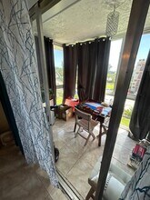 719 Lori Dr, Unit 314 in Palm Springs, FL - Building Photo - Building Photo