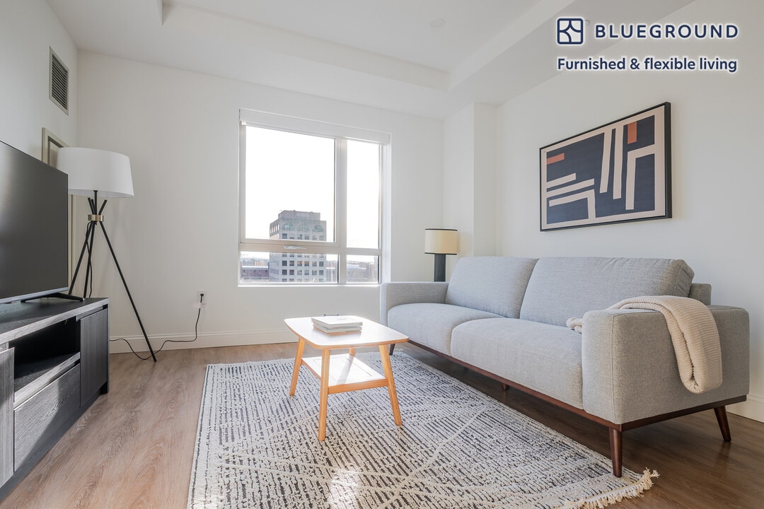 99 Kneeland St in Boston, MA - Building Photo